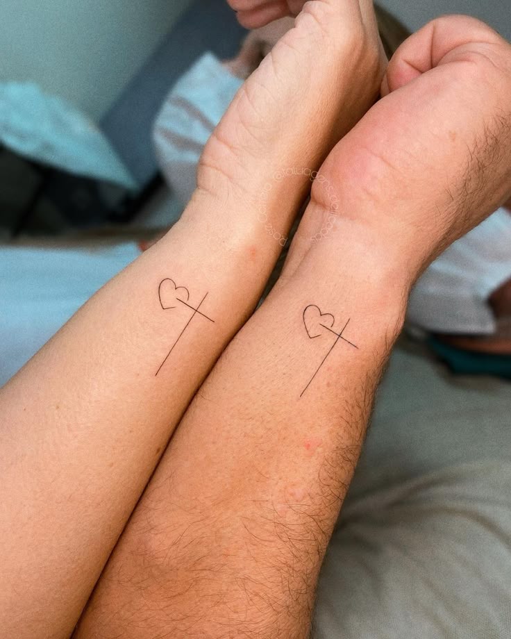 tatuagem de casal delicada