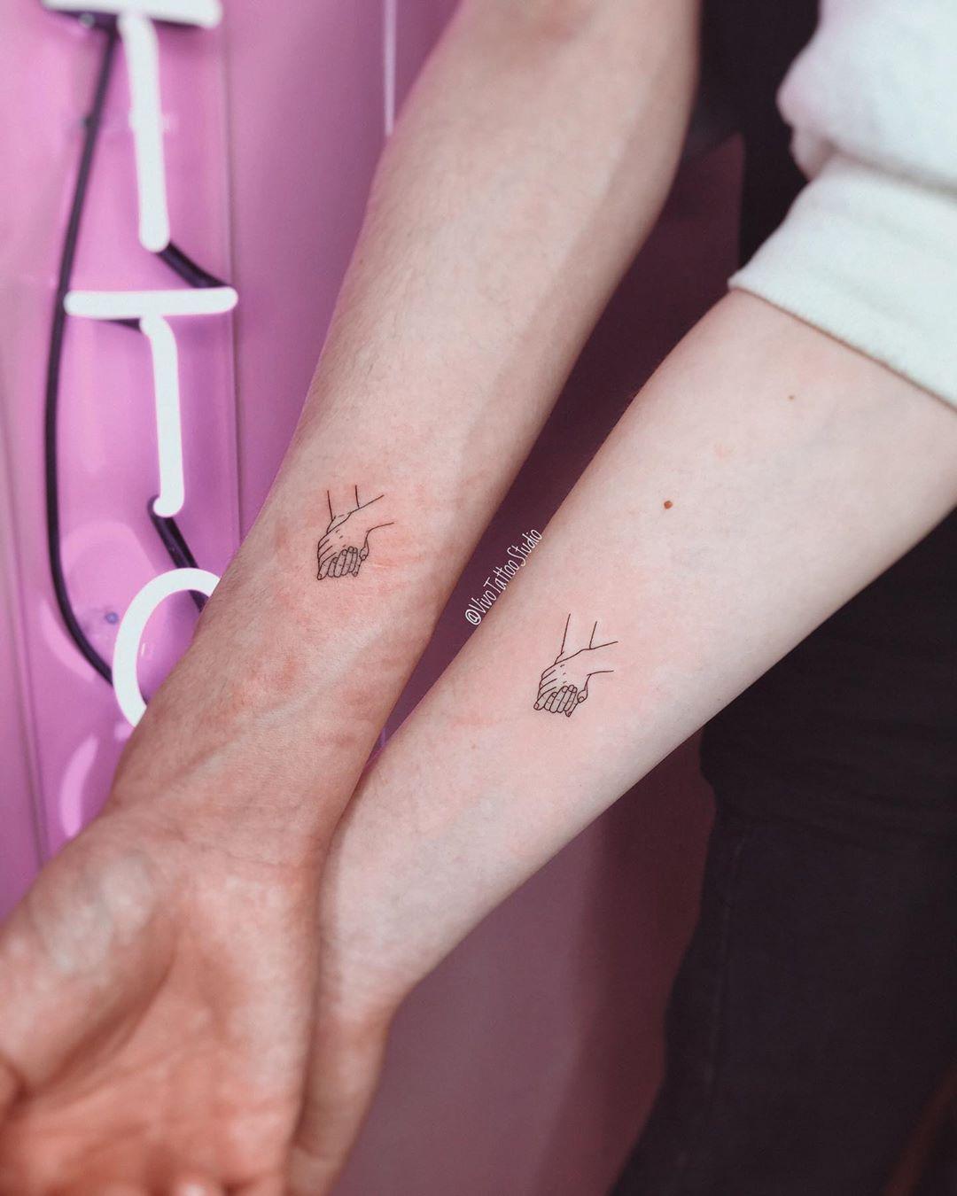 tatuagem pequena casal