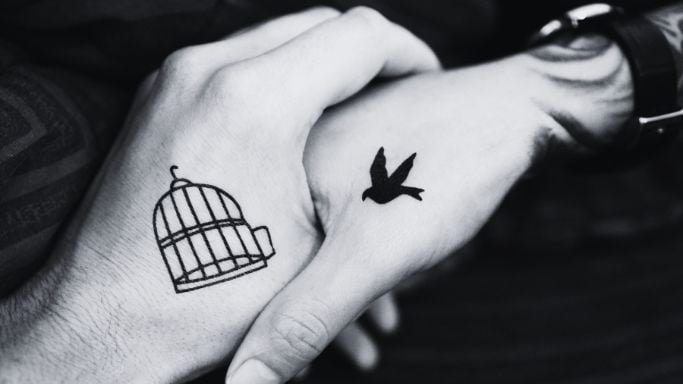 tatuagem fine line casal