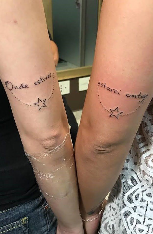 tatuagem casal mãos dadas