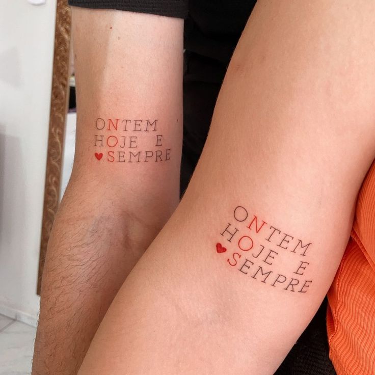 tatuagem de casal pequena