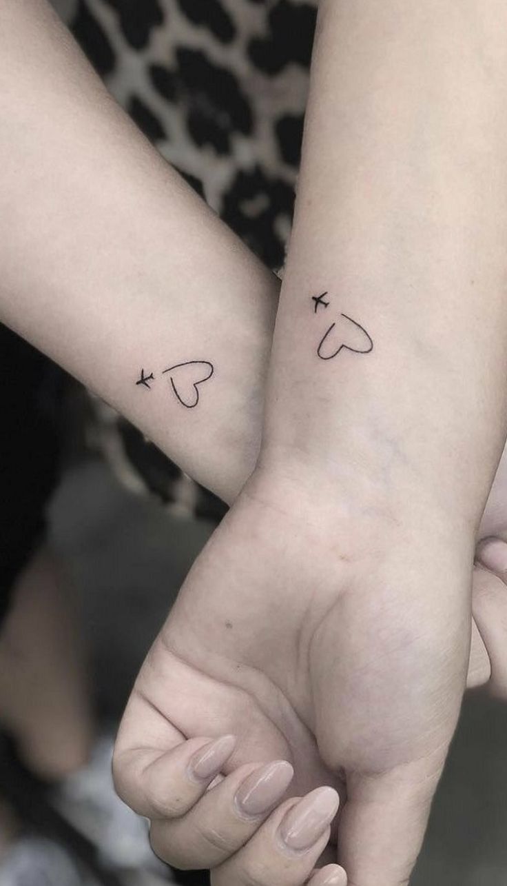 tatuagem de casal delicada