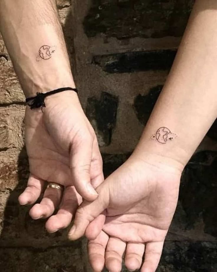 tatuagem de casal minimalista