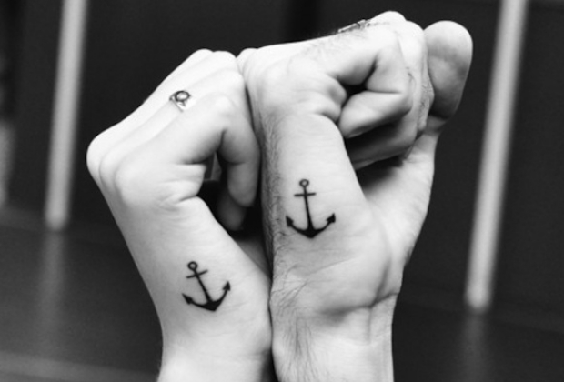 tatuagem de casal delicada