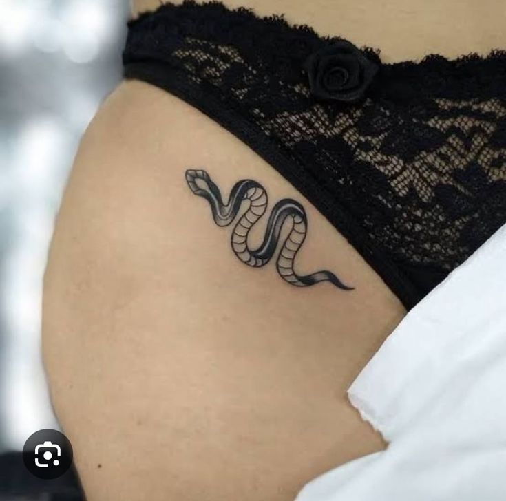 tatuagem de cobra aquarela