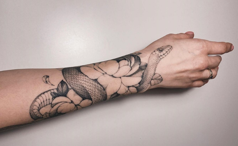 tatuagem de cobra realista