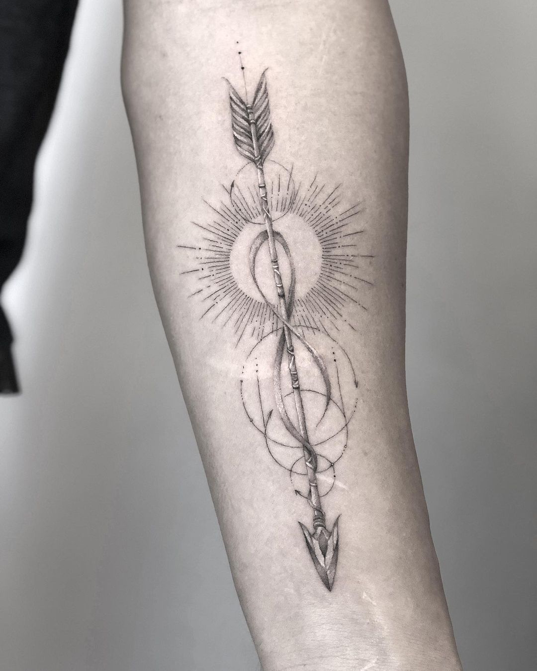 tatuagem flecha pulso
