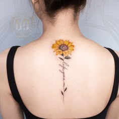 tatuagem de flor amarela