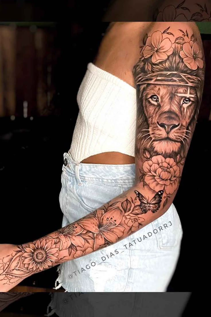 tatuagem leão ombro feminino