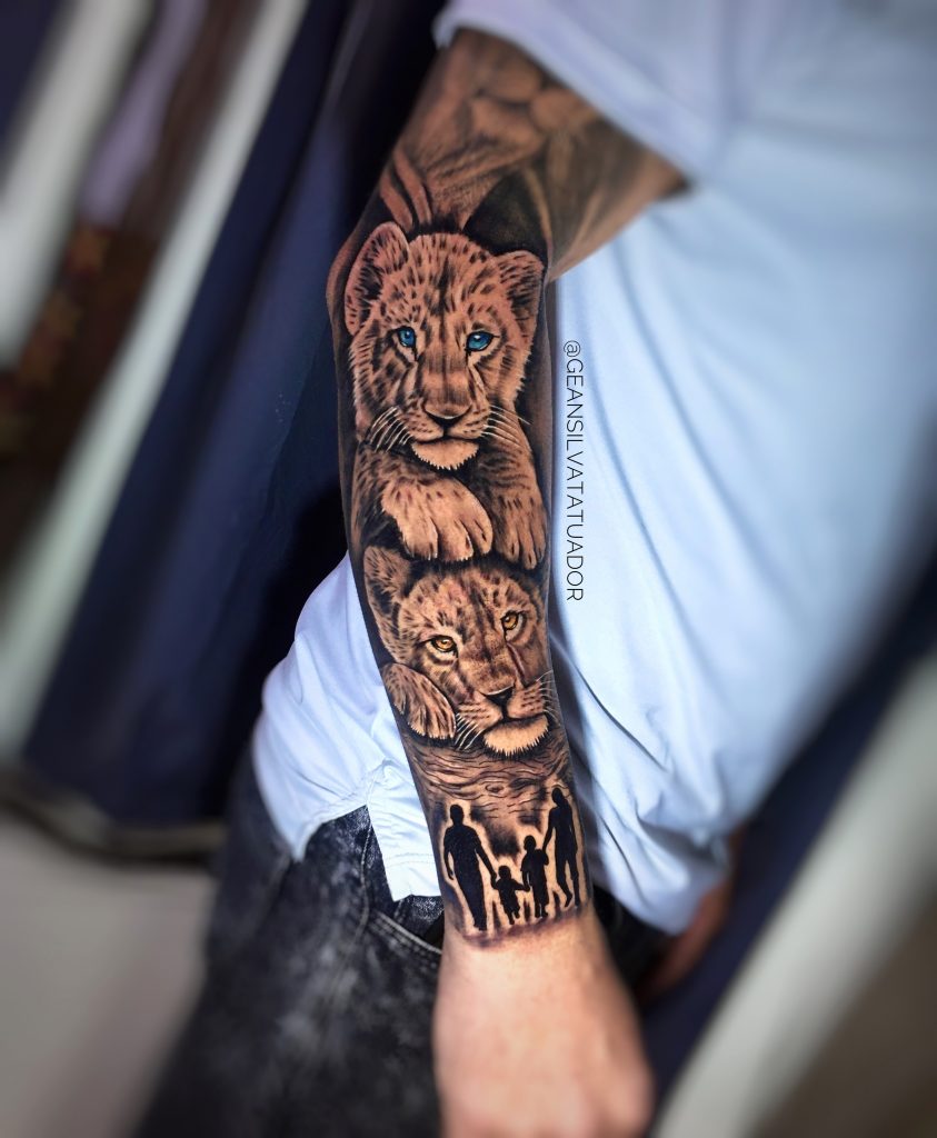 tatuagem leão realista braço feminino