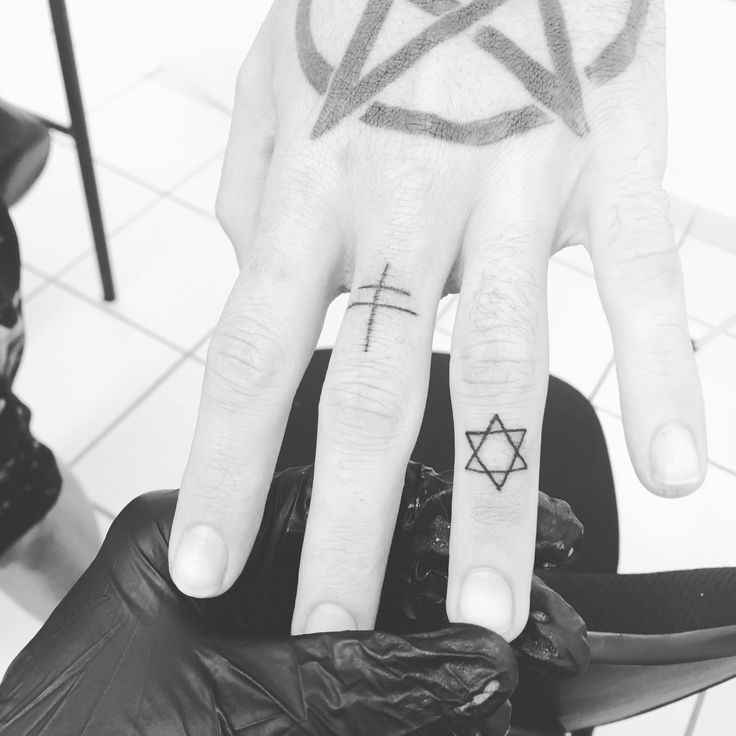 tatuagem estrela de Davi no dedo significado