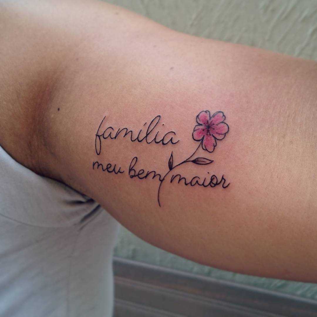 tatuagem simbolo familiar feminino
