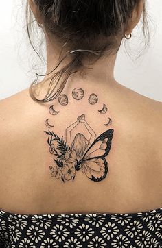 desenho de borboleta e flor