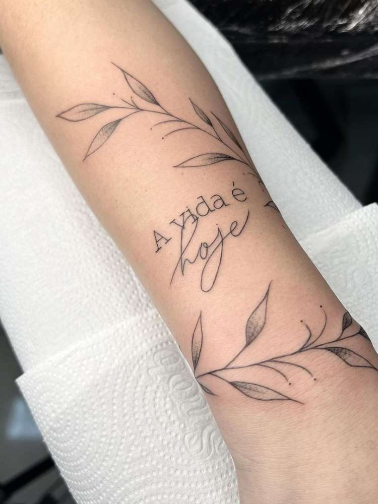 tatuagem feminina ombro significado