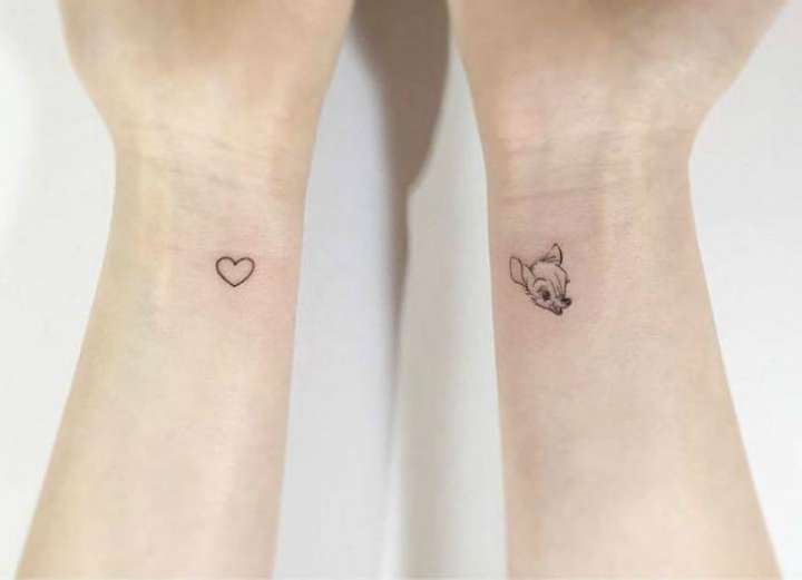 tatuagem minimalista pulso feminino