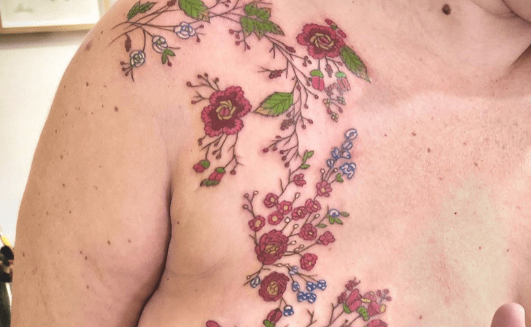 tatuagem elegante para cobrir cicatriz no braço