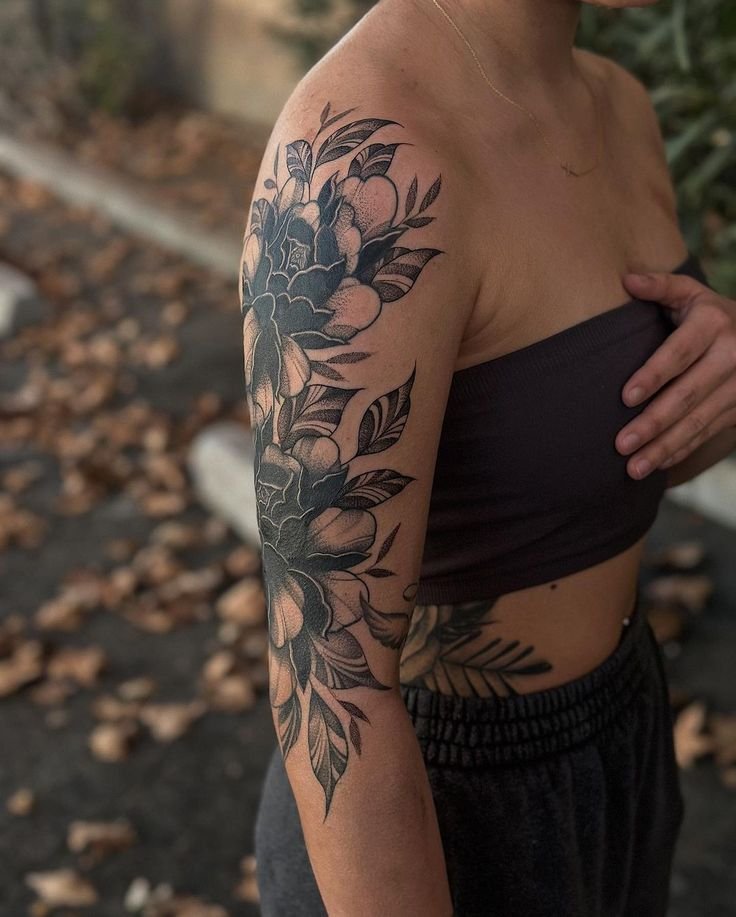 tatuagem feminina elegante e discreta