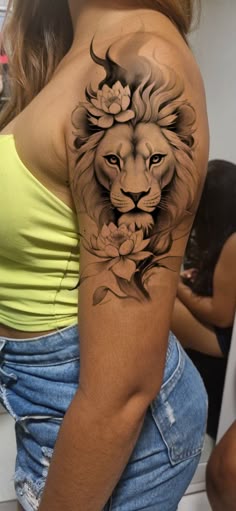 tatuagem de leoa