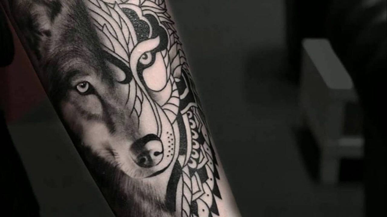 tatuagem de lobo tribal