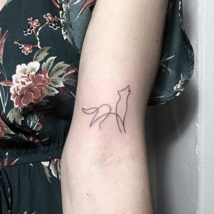 tatuagem de lobo pequena
