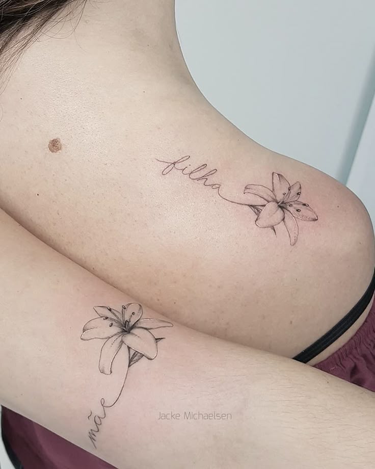 tatuagem grande mãe e filho