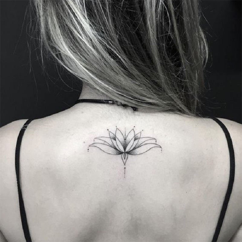 tatuagem contorno costas