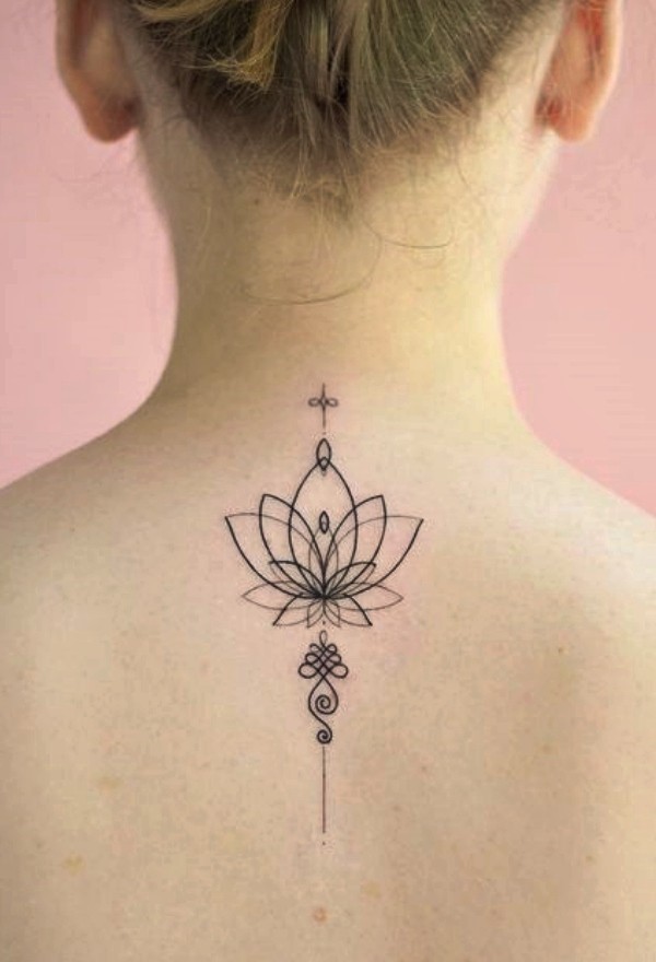 tatuagem na coluna costas