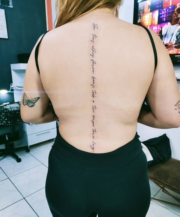 frases para tatuar nas costas feminino