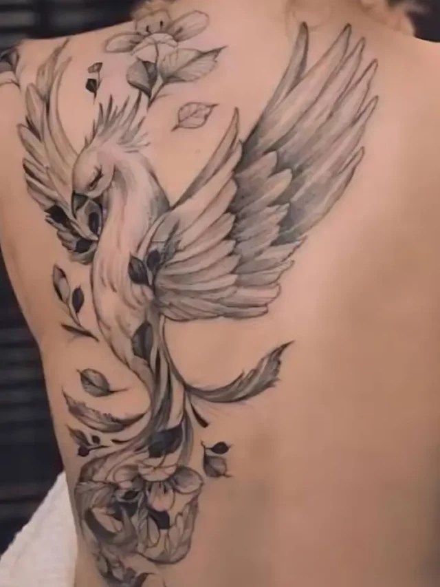 tatuagem aquarela flores costas