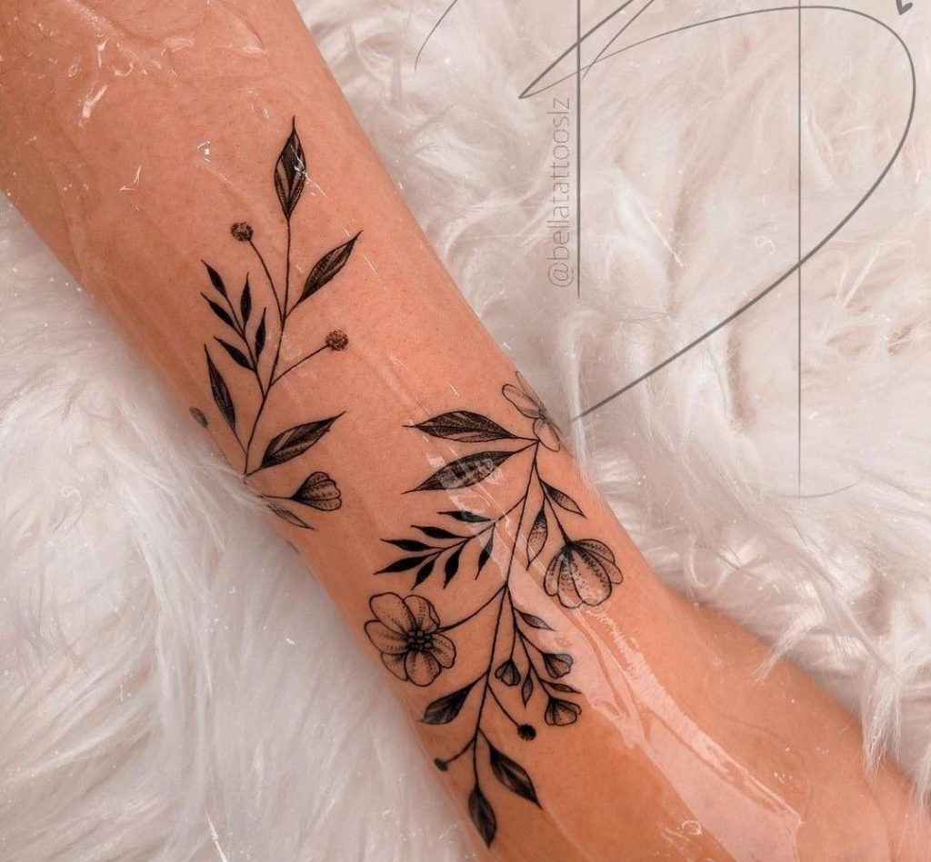tatuagem feminina pulso