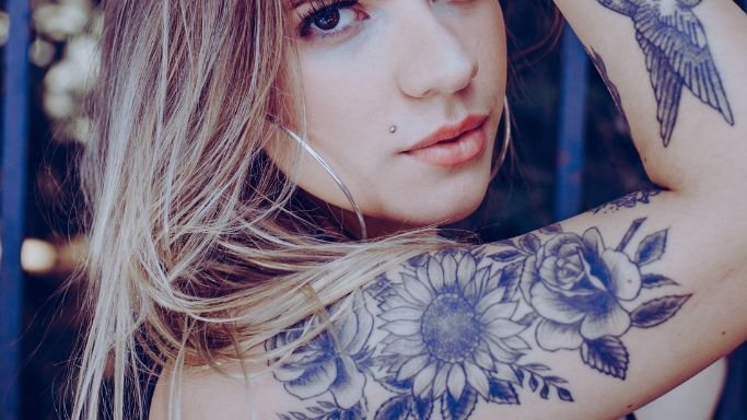 tatuagem feminina pulso