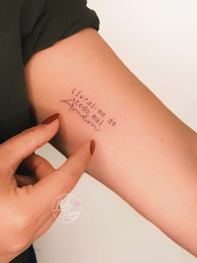 tatuagem feminina ombro