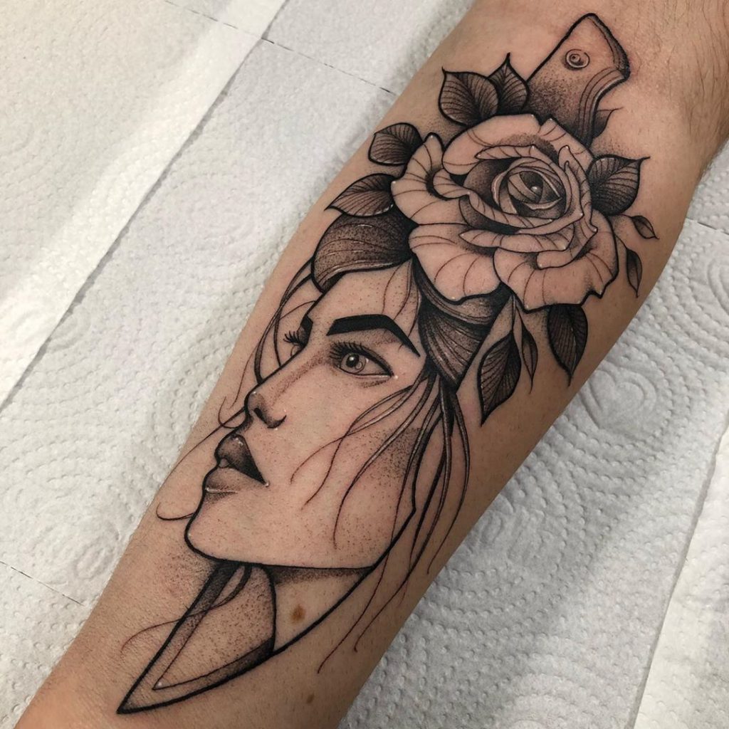 tatuagem feminina blackwork braço
