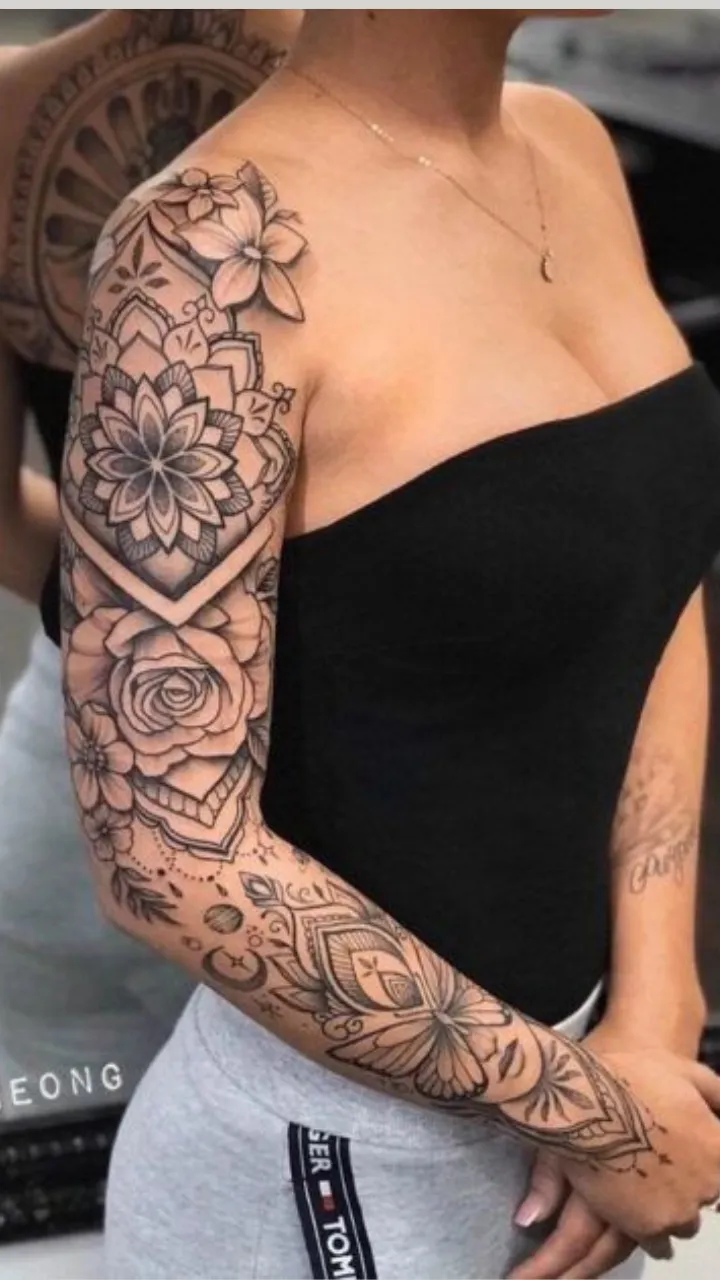 tatuagem feminina microrealismo braço