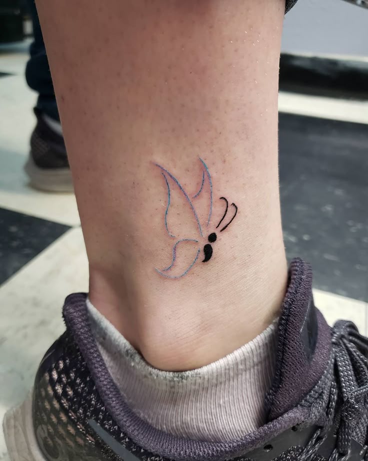 tatuagem ponto e vírgula
