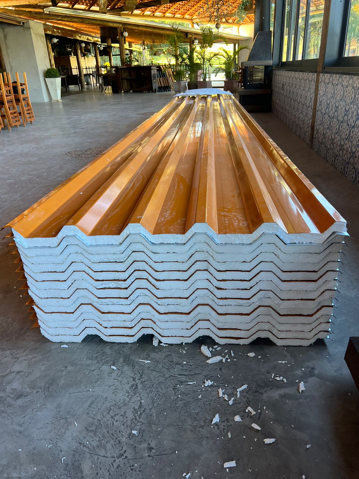 telha trapezoidal com isolamento térmico