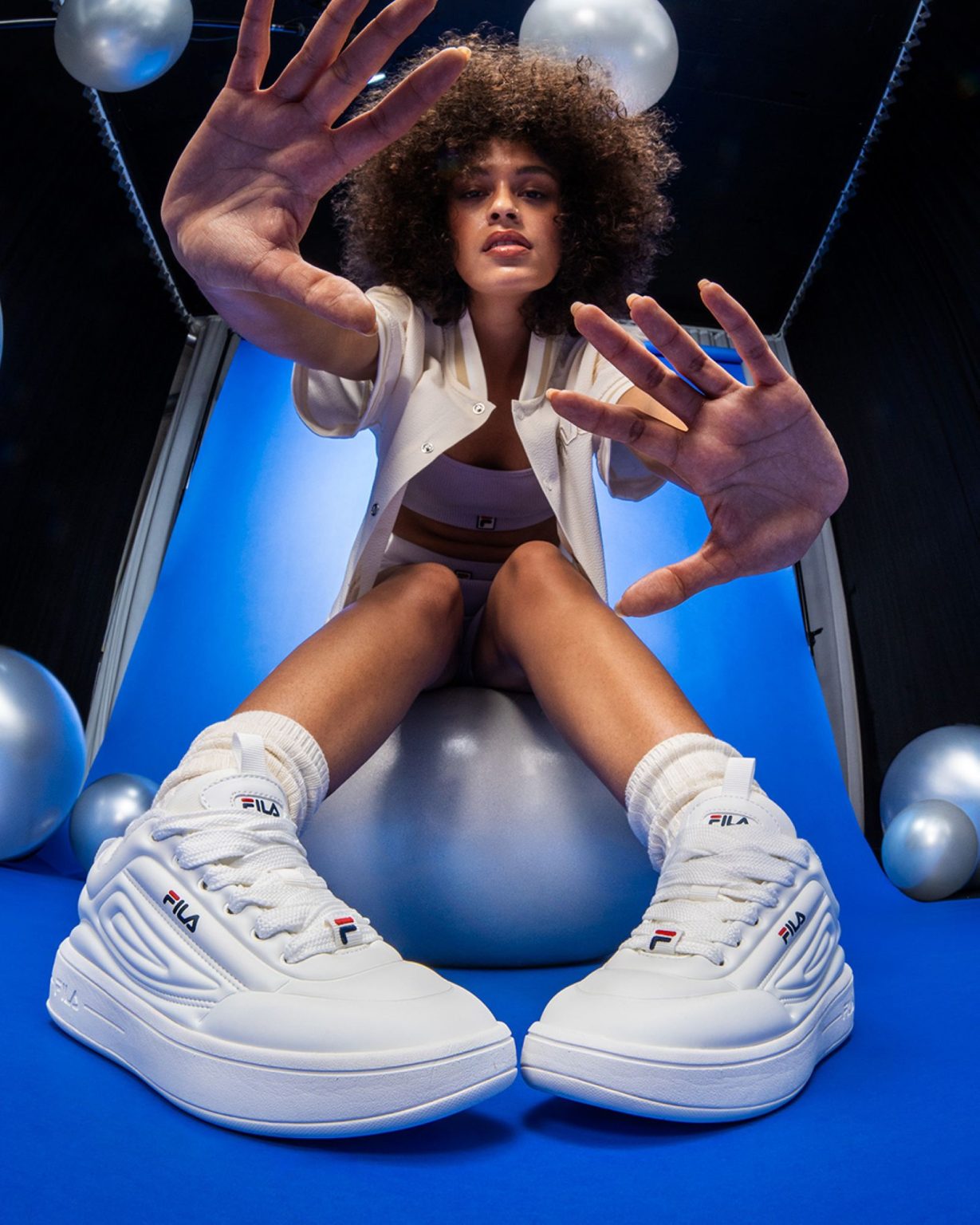 fila feminino preto combinações