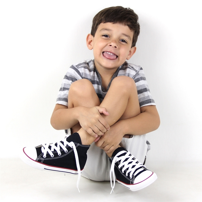 looks com tênis preto infantil