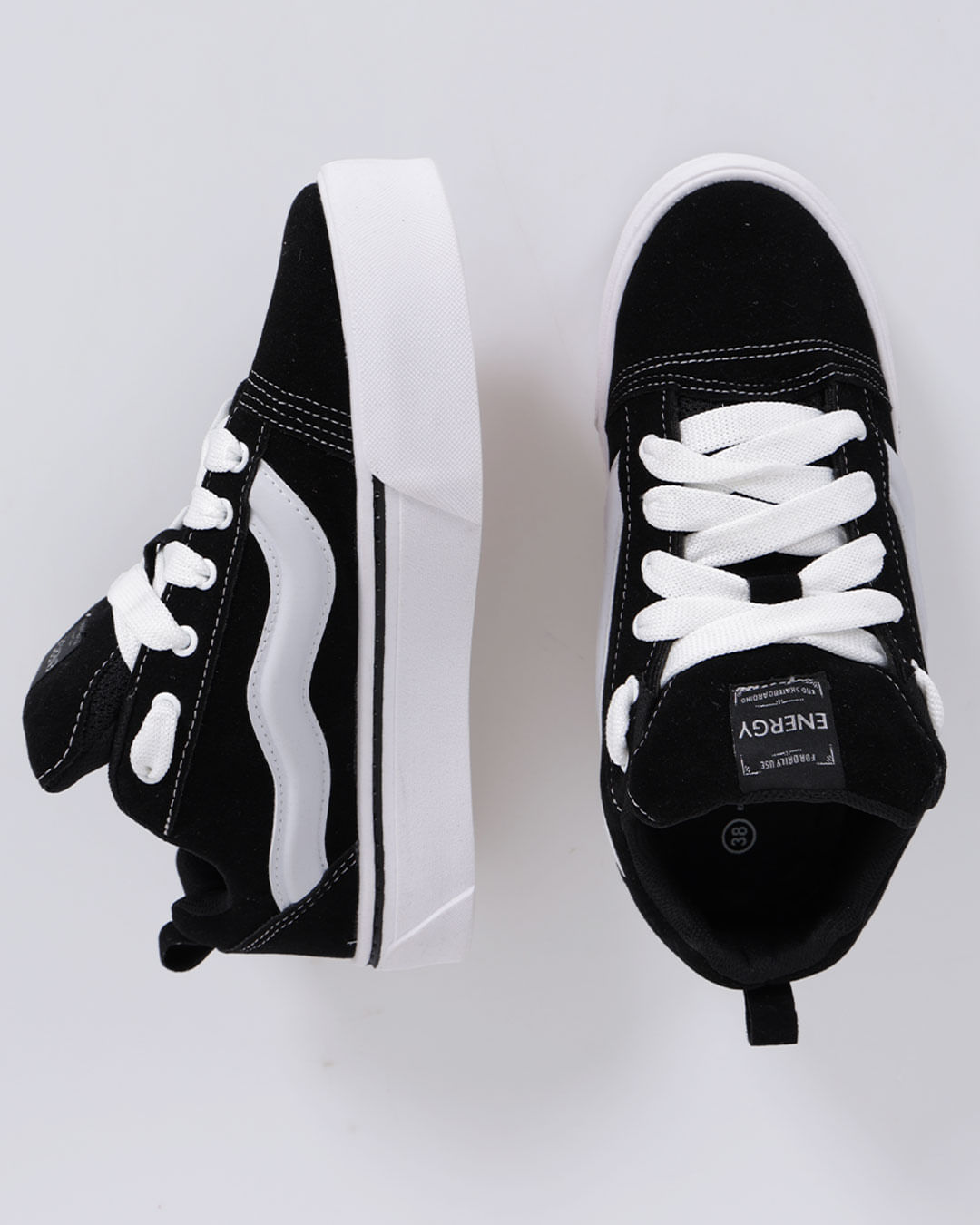 tênis preto Converse