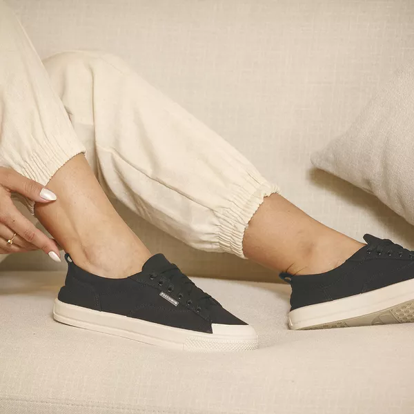 tênis preto feminino slip on