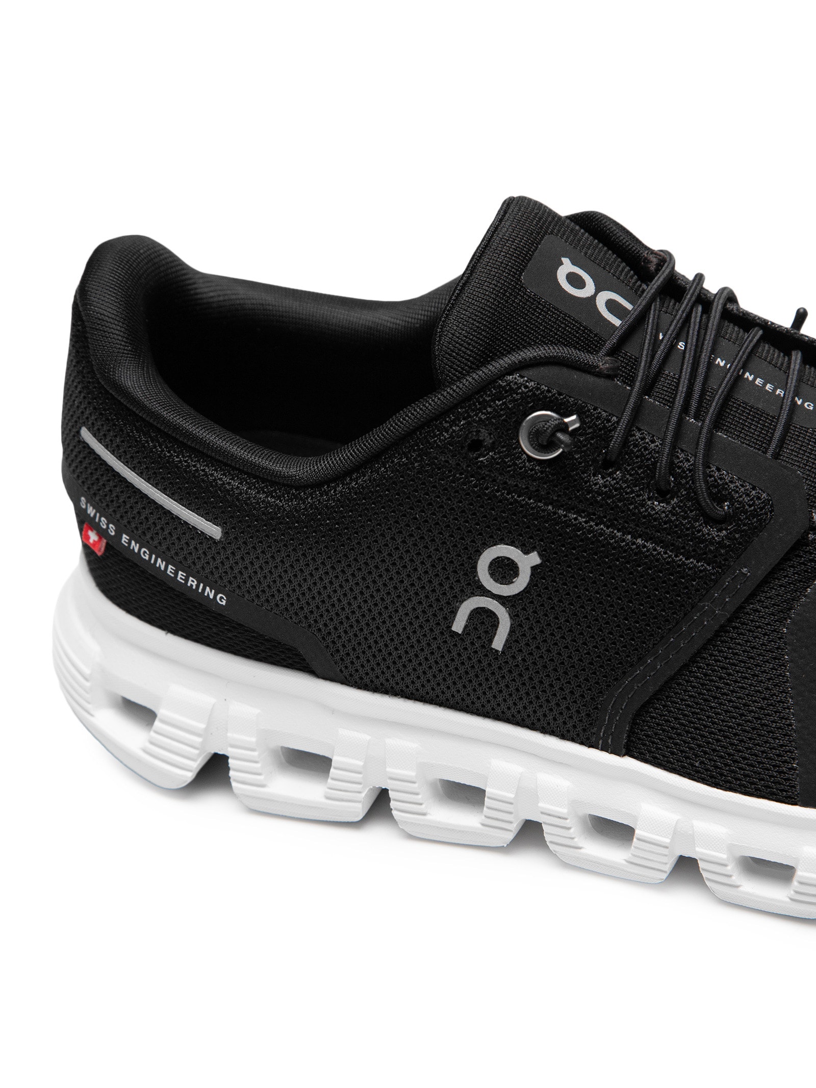 tênis preto sola branca feminino
