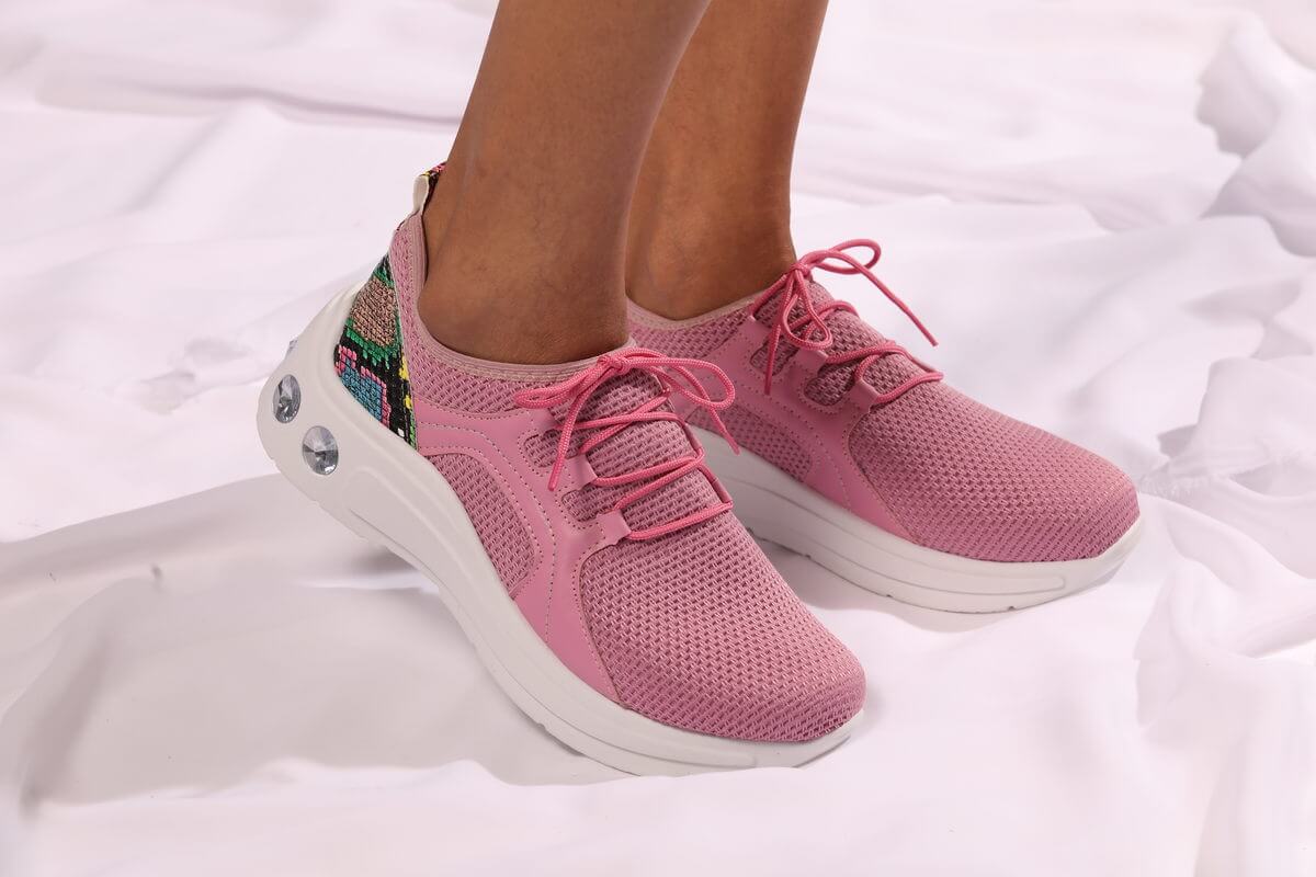 tenis rosa looks
