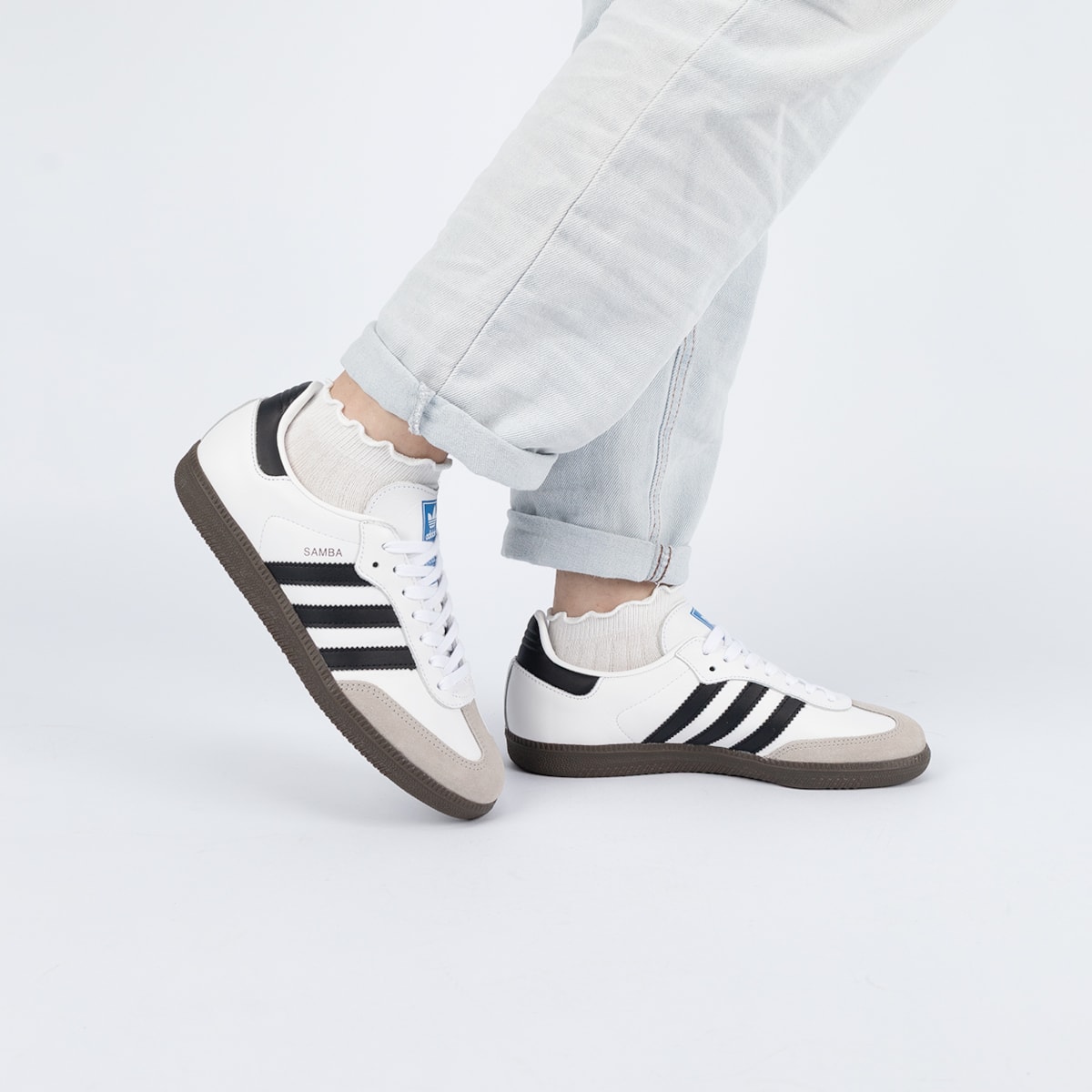 looks com tênis branco