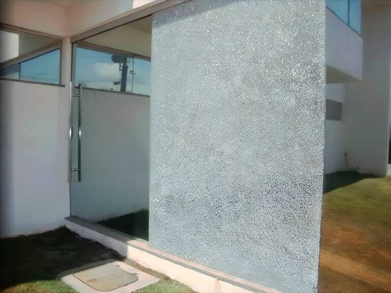vidro refletivo ou comum