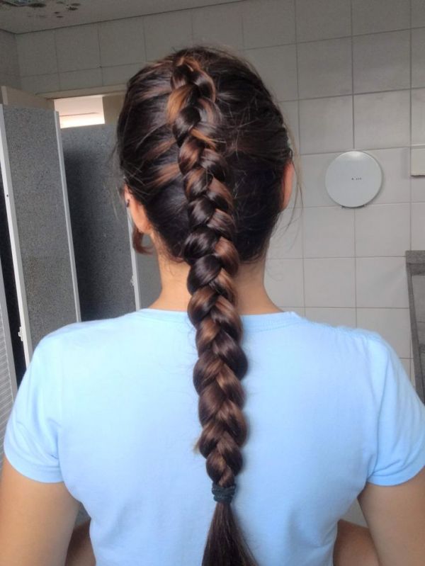 trança embutida em cabelo cacheado para festa