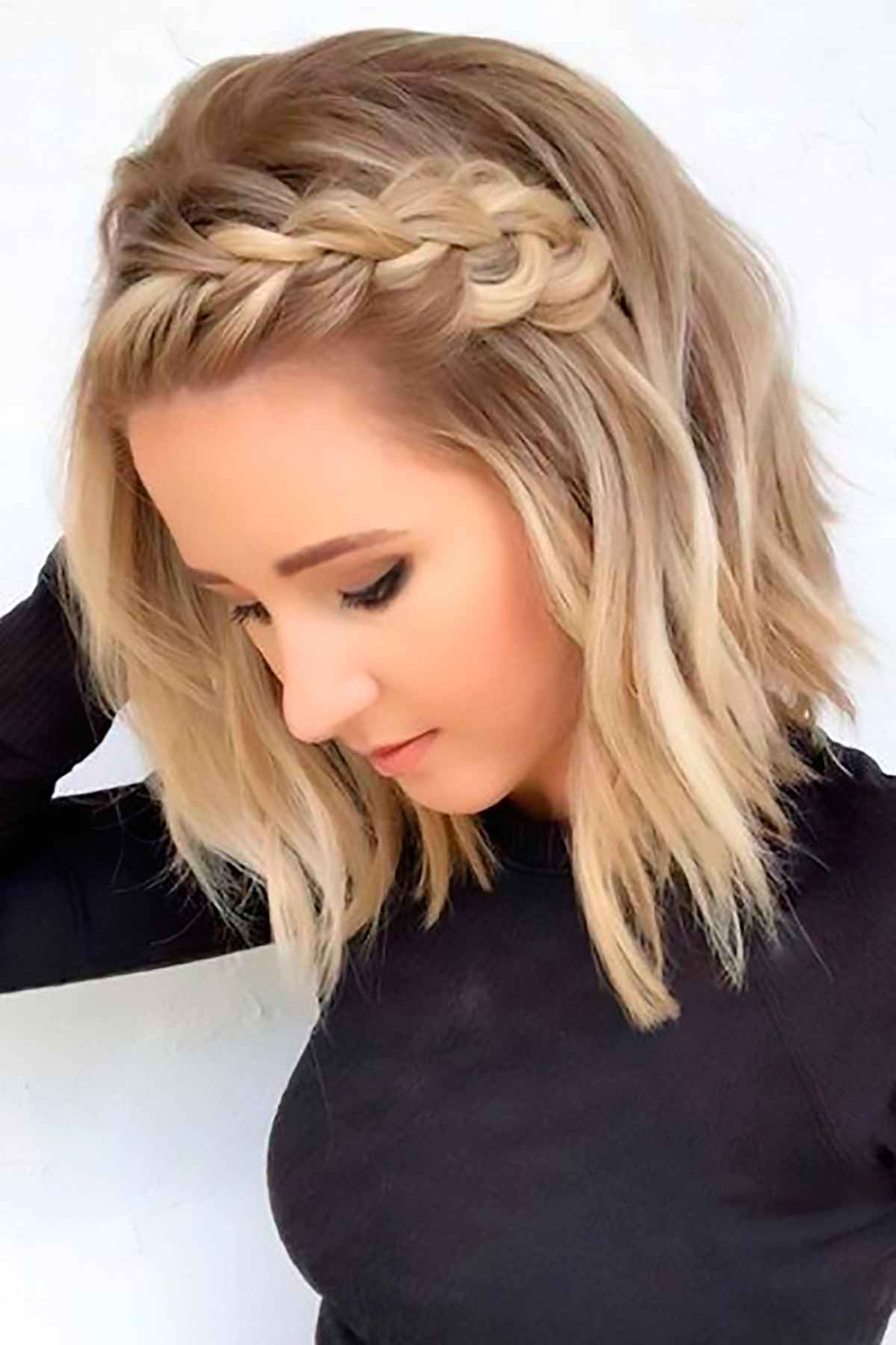 trança embutida em cabelo cacheado para festa