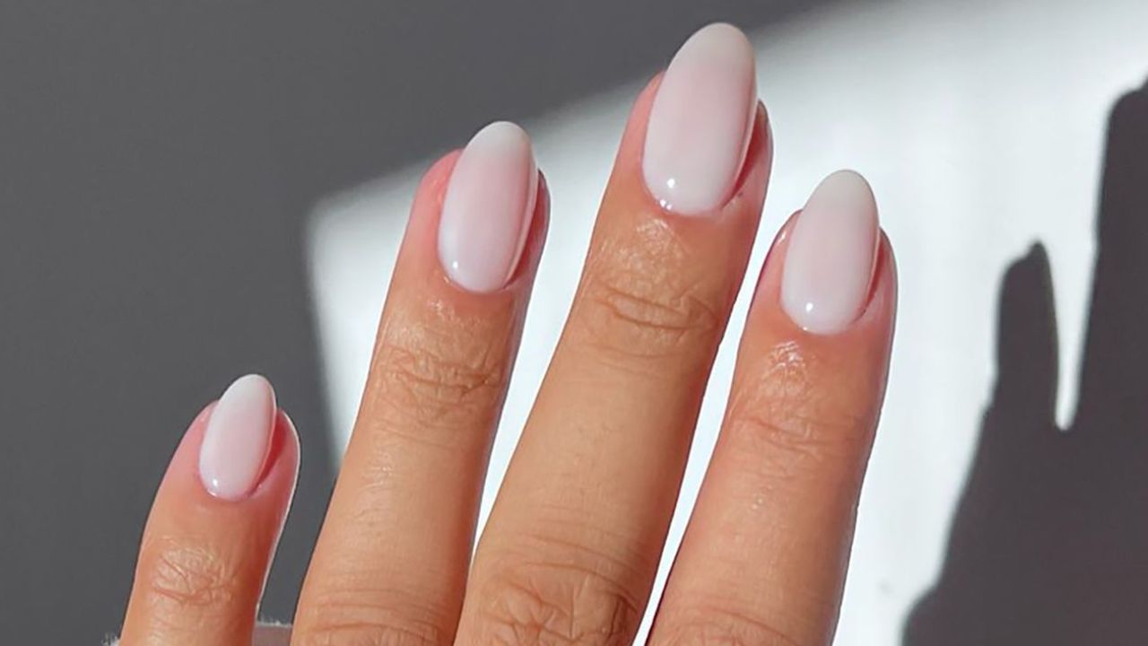 unhas decoradas brancas