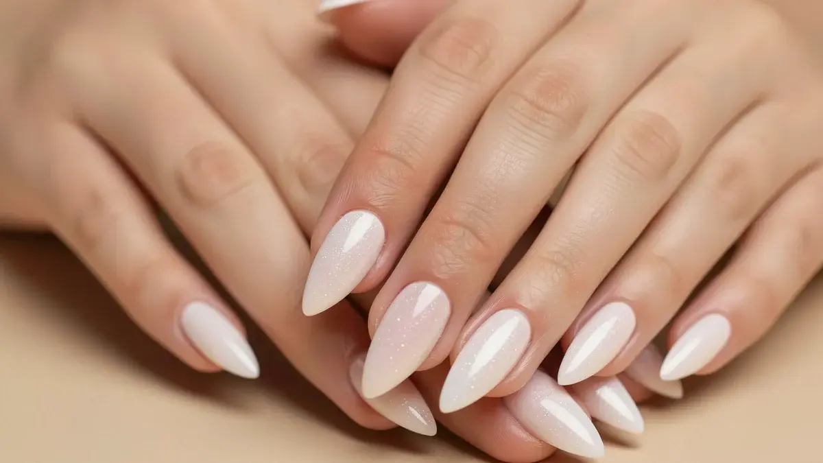 unhas brancas simples