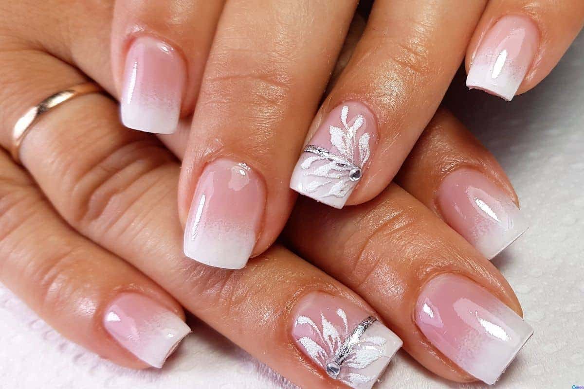 unhas brancas para noiva