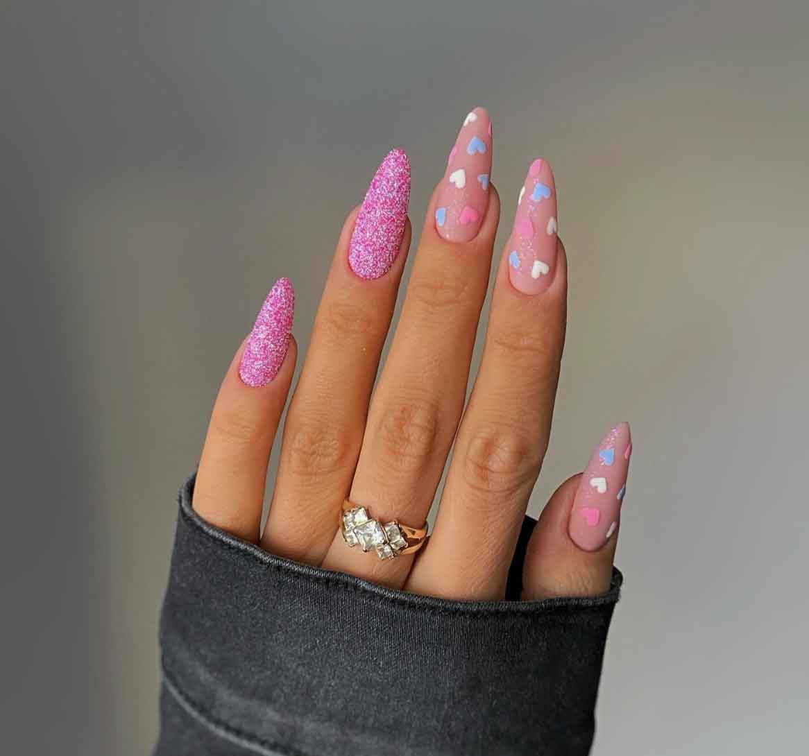 unha de gel rosa fosco com glitter